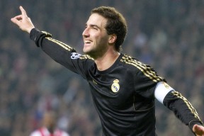 米兰体育-塞尔维亚女篮在欧洲锦标赛中表现优异，争夺最高荣誉，塞尔维亚女蓝水平