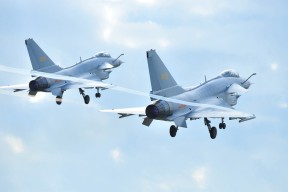 -德甲通天闪电：爆破式进攻撼动全场