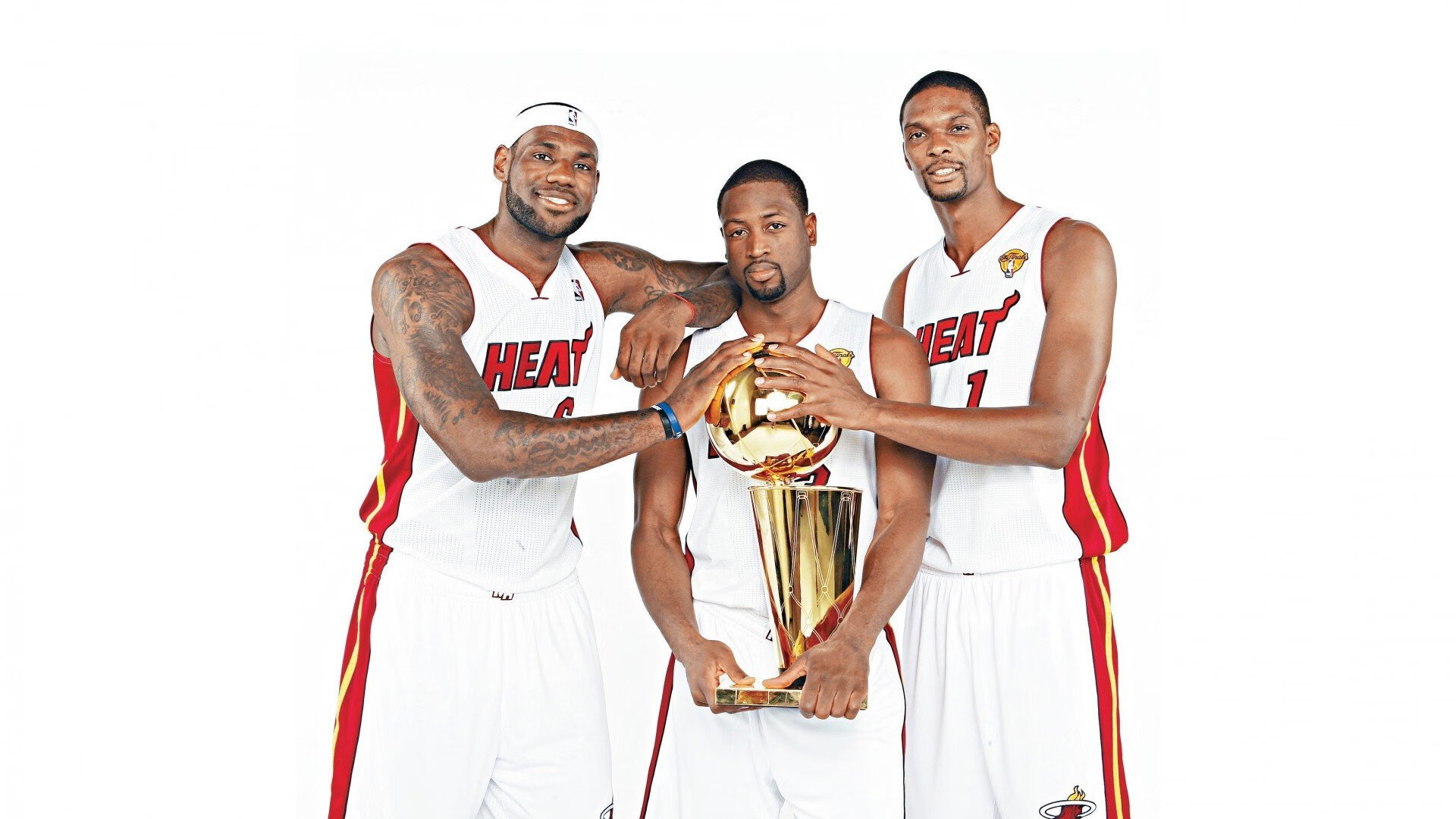 “武汉马拉松:选手们在赛道上创造历史”