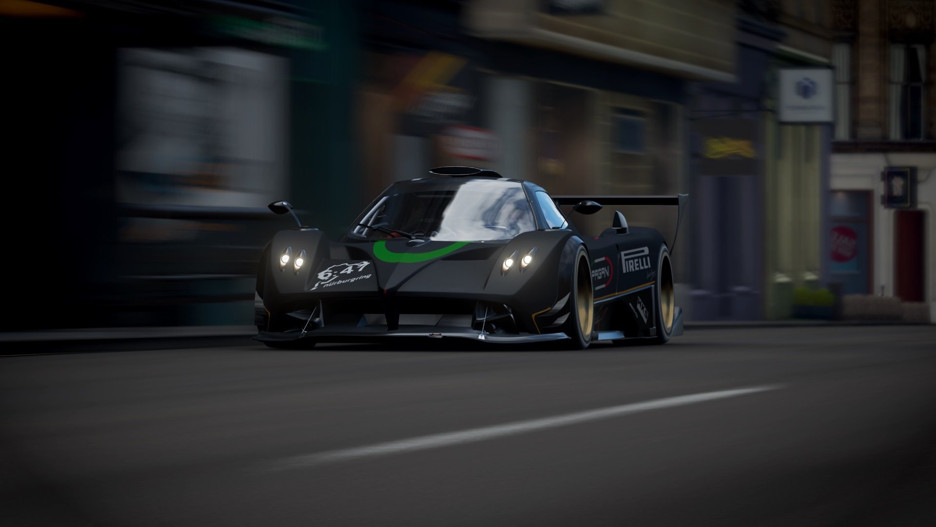 里昂边路推进撕破防线形成空档,里昂队套